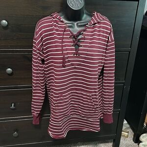 Size Medium Hooded top